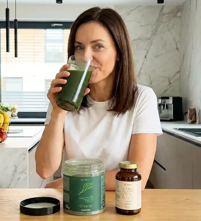 Naturalny zestaw witamin i suplementów dla kobiet po 40. roku życia od Nutrity – wsparcie energii, metabolizmu i urody.